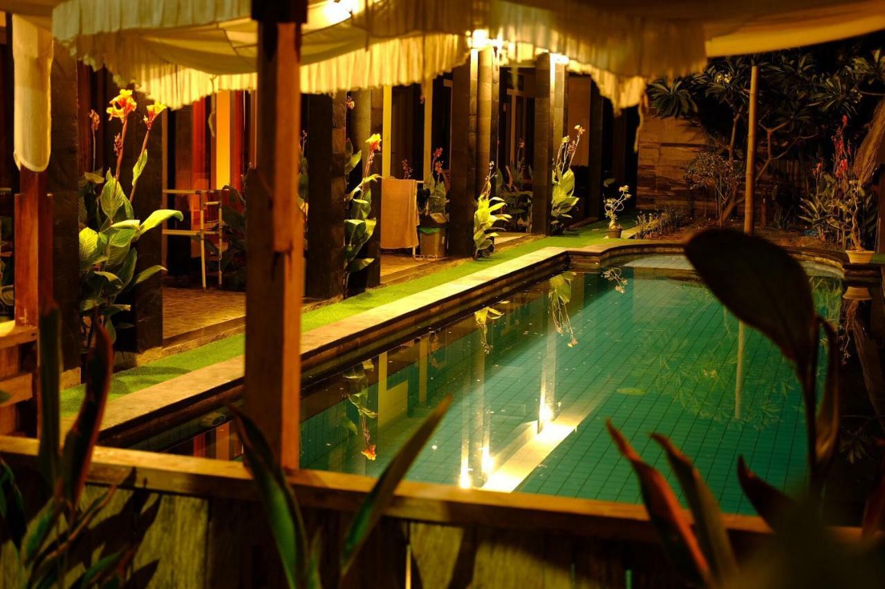 Hotel Mahapuri Gili Air Exterior foto